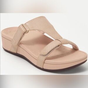 Vionic Pacific Ellie Slide Sandal in Oat